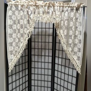 Sears VINTAGE Perma-Prest Ivory Crochet TASSLE WINDOW VALANCE SIZE 36X37  2 SETS